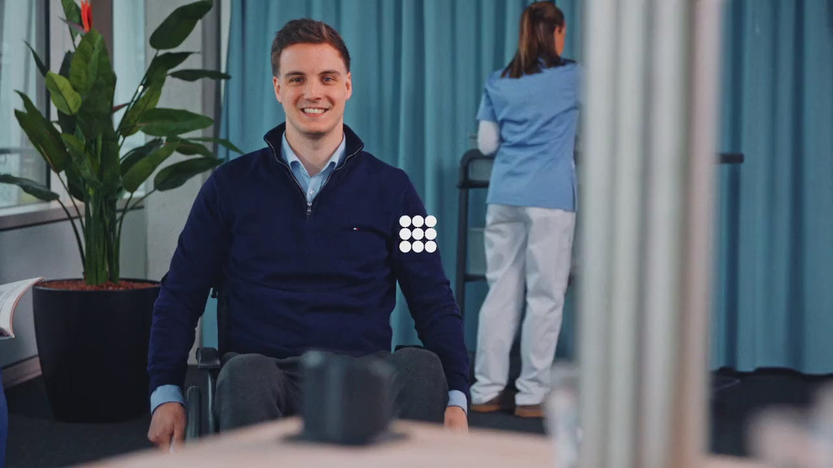 Charger la vidéo : Introducing BRITA Easy Access Panel for barrier-free water dispensing.